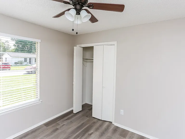 603 S Waxahachie St — Photo 13
