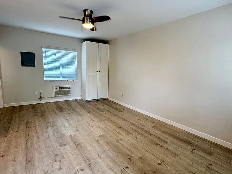 613 S Prairie Avenue — Photo 9