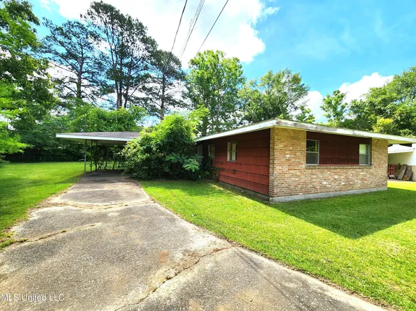 920 Sunset Cir, Columbia, MS 39429