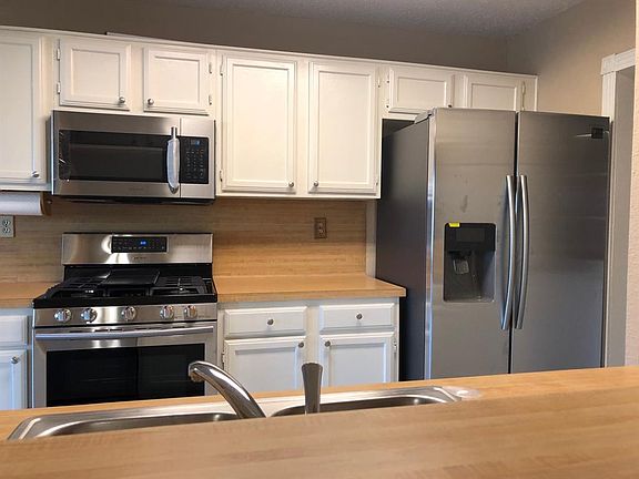 5th image of 3307 E Heatherock Cir
