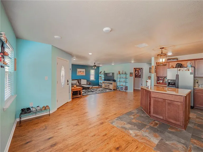 691 Tamarack Dr — Photo 16