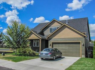 3053 SW Juniper Ave, Redmond, OR 97756