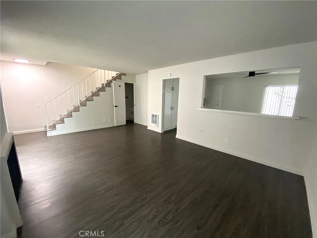 3 bed, 1343 sqft, $3,595 — Photo 4