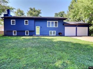 441 Sunset Dr, Fremont, NE 68025