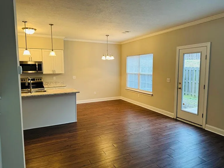 4279 Valencia Ln — Photo 2