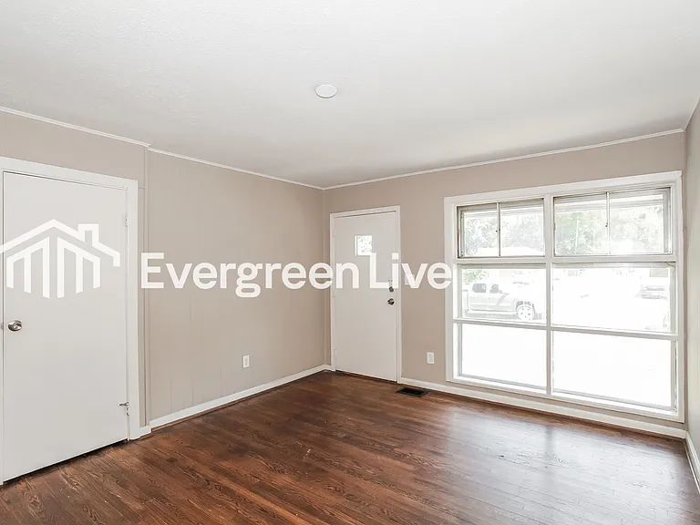 1263 Murat Ct — Photo 3