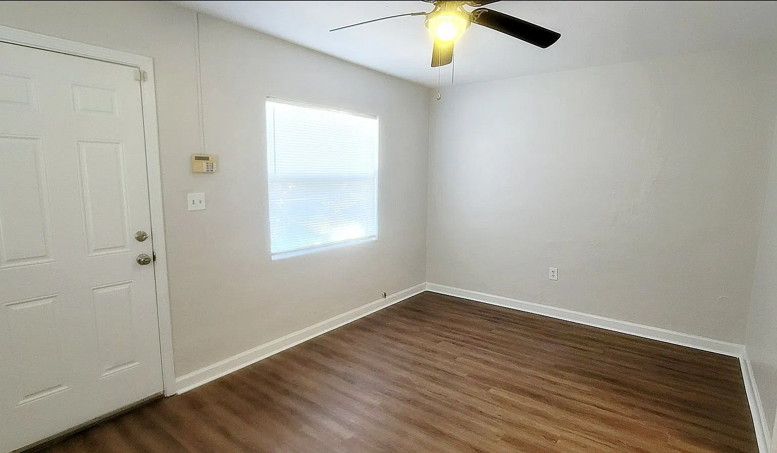 Cute 2/1 Home W/ New Paint, New Flooring, W/D! Walk To Famu, Fsu, Downtown, & Cascades! $950/Mont... — Photo 3