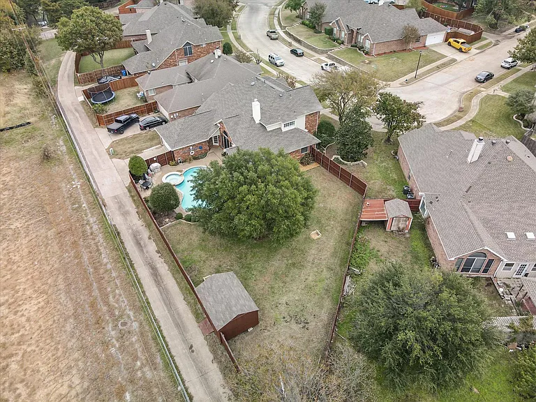 2401 Scarlet Oak Dr — Photo 47