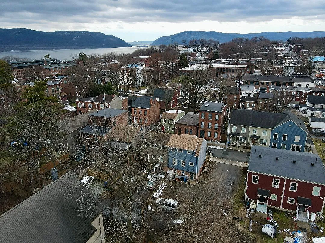 22 E Parmenter Street photo 1
