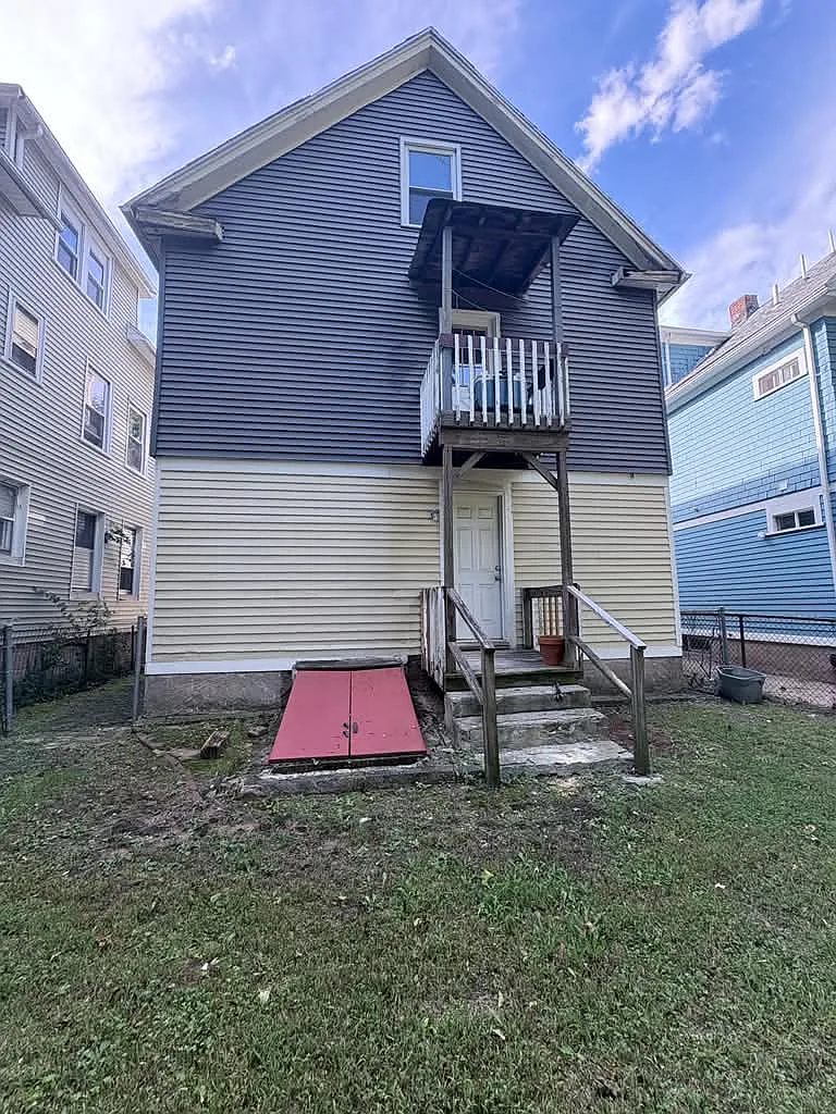 4 bed, $2,150 — Photo 3