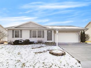 983 Sharon Ct, Middlebury, IN 46540