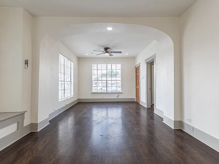 706 Canton — Photo 8
