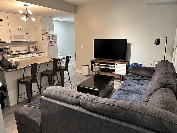 4th image of 3743 N Clifton Ave #G