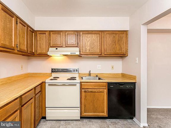 3rd image of 4240 Crystal Ct Unit 3C