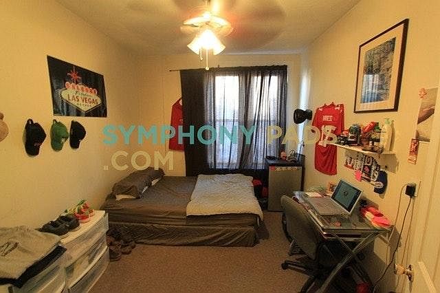 2nd image of 17 Symphony Rd #U4