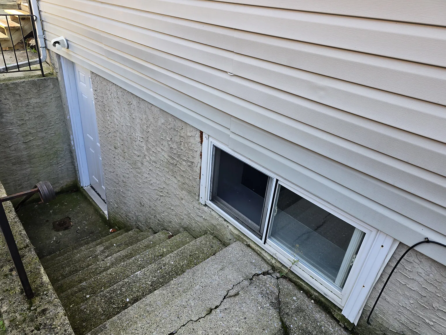 3 bed, 2160 sqft, $3,600 — Photo 3