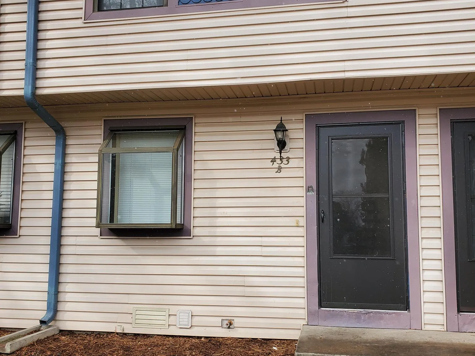 2 bed, 1.5 bath, 980 sqft, $1,625 — Photo 2