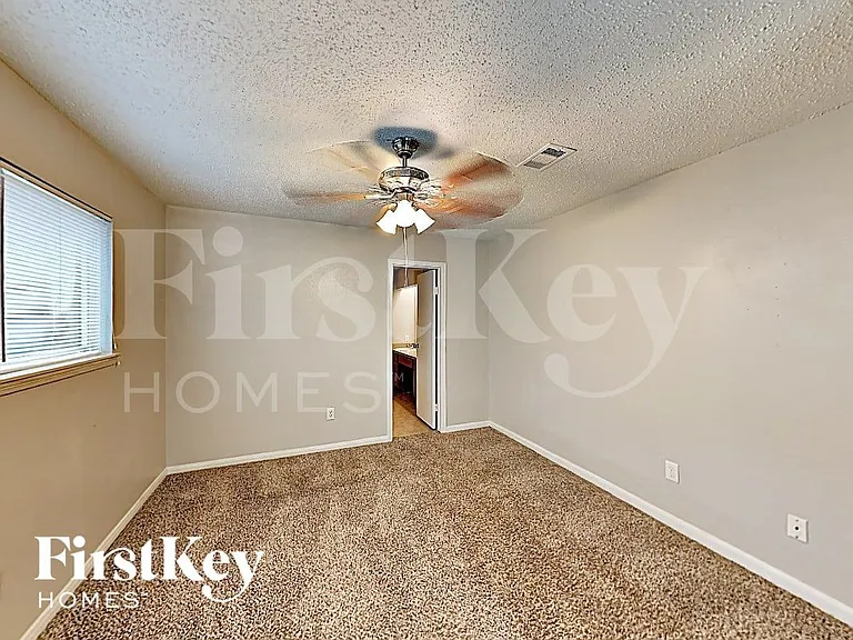 11319 Snow Bay Dr — Photo 8