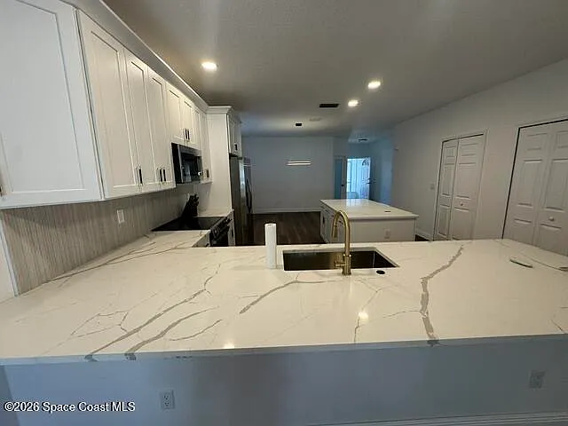 982 Villa Dr — Photo 5