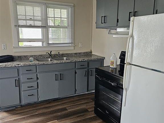 4th image of 609 NE 8TH AVENUE