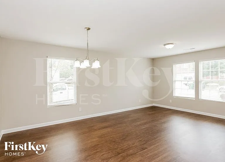 1434 Waterlily Ln — Photo 5