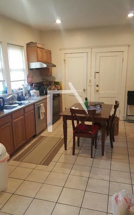 2nd image of 44 Long Ave #02