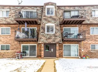 9396 Bay Colony Dr APT 1S, Des Plaines, IL 60016