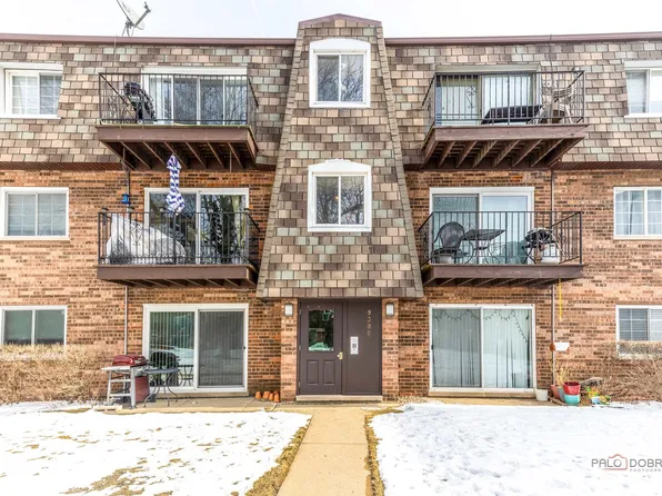 9396 Bay Colony Dr APT 1S, Des Plaines, IL 60016