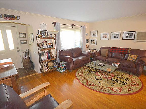 4th image of 1781 Stewart Ave