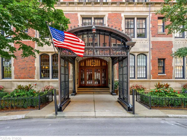 1120 N Lake Shore Dr #10C, Chicago, IL 60611