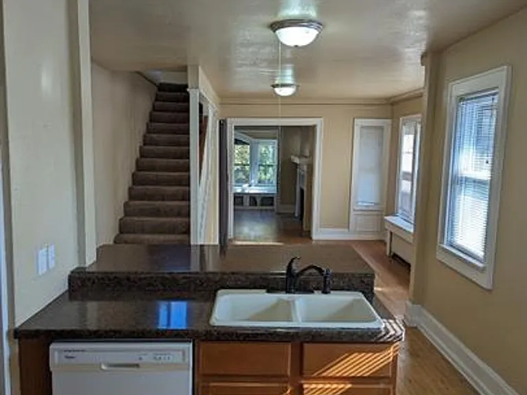 3035 N Stowell Ave — Photo 2