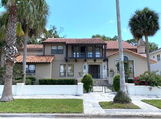 565 Bayview Dr, Belleair, FL 33756