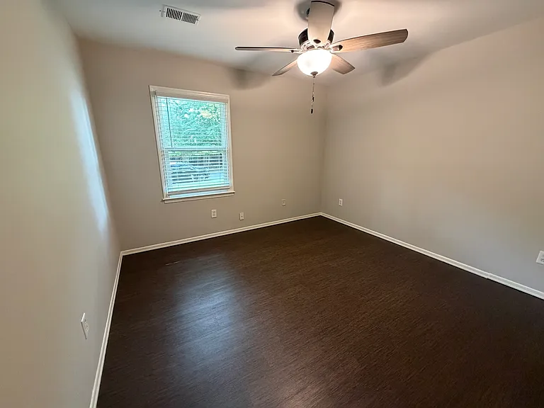 115 Burlington Ave — Photo 11