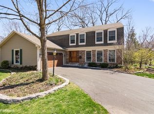 2 Stoneridge Rd, Rolling Meadows, IL 60008