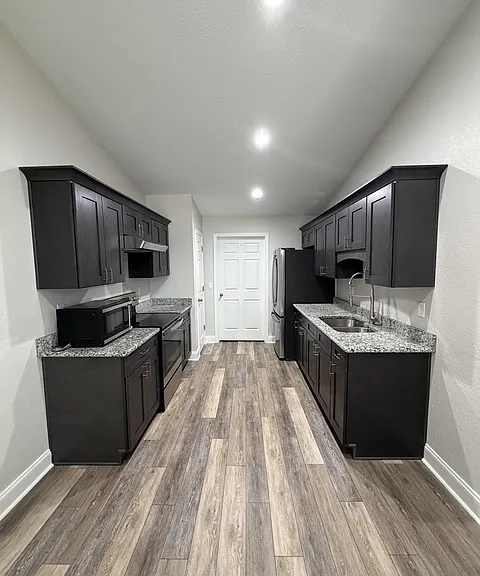 813 Redding St — Photo 3