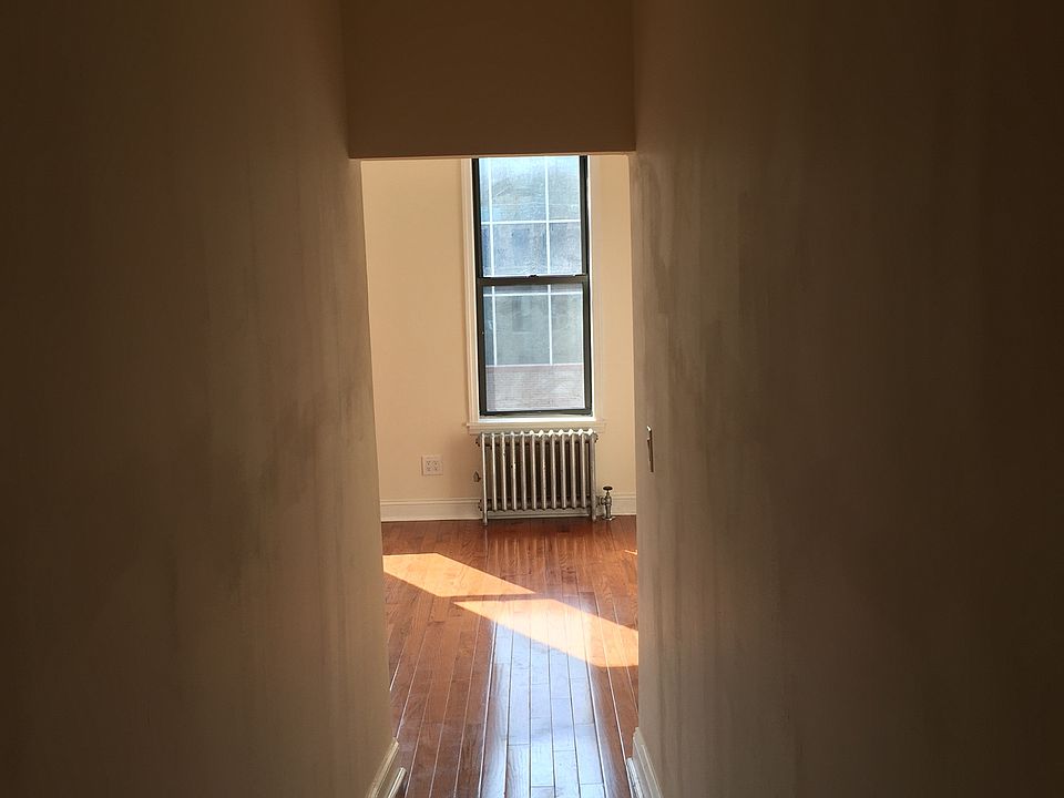 1st image of 3426 Steinway St APT 18