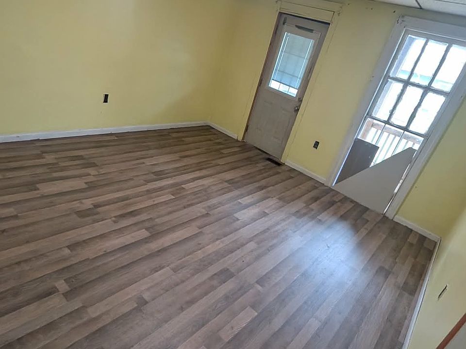 2nd image of 302 Fulton St #A1