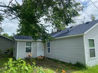 1421 S Hickory St, Mount Vernon, MO 65712