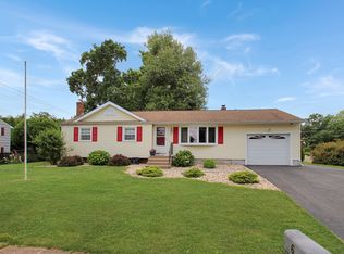 6 Rosewood Dr, Plainville, CT 06062