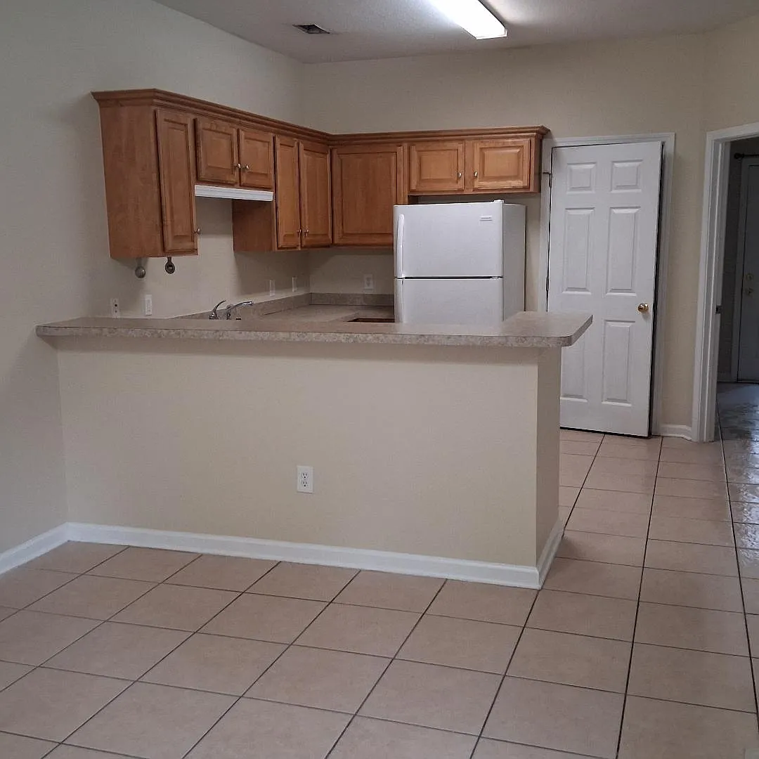 1 bed, 1.5 bath, 704 sqft, $1,200 — Photo 4