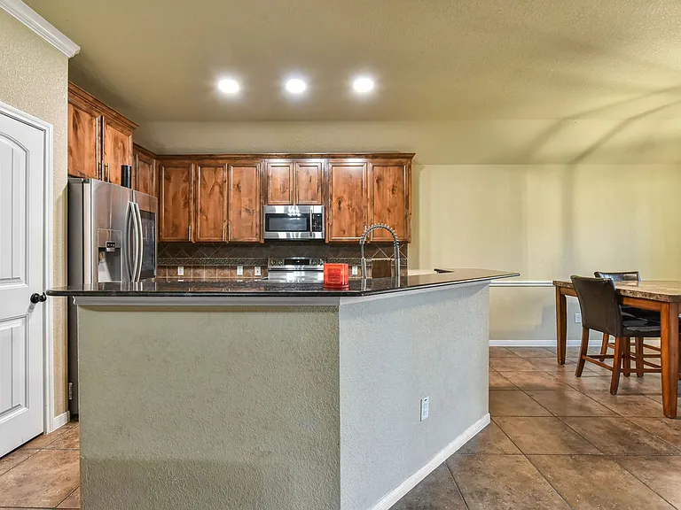 3410 Horizon St — Photo 9