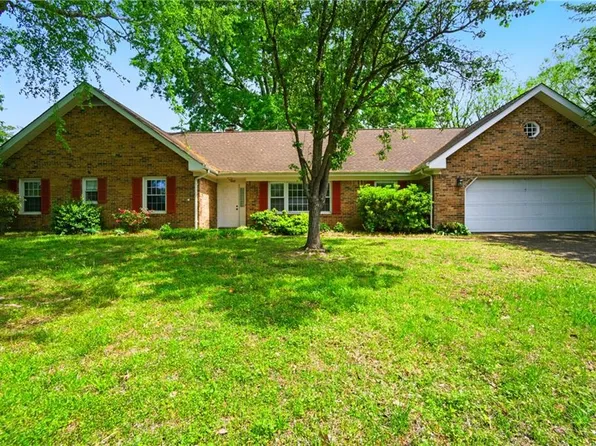 812 Earl Of Chesterfield Ln, Virginia Beach, VA 23454