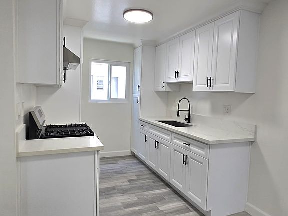 5th image of 1334 Engracia Ave