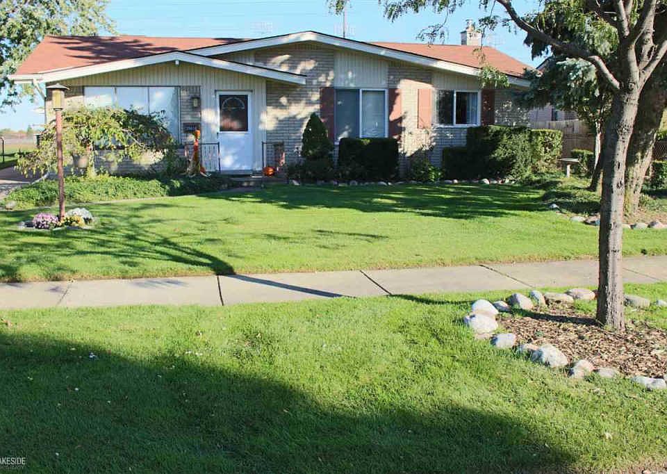 1st image of 35610 Malibu Dr