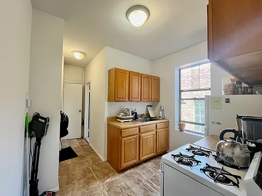 Rented by KNOCKKNOCK LLC | media 9