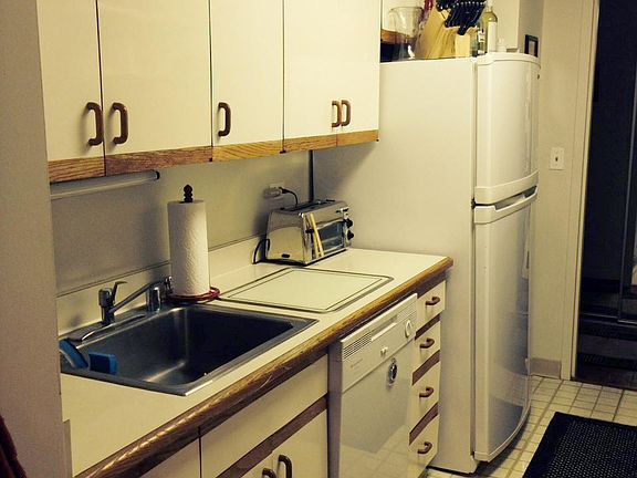 3rd image of 2626 N Lakeview Ave APT 3501