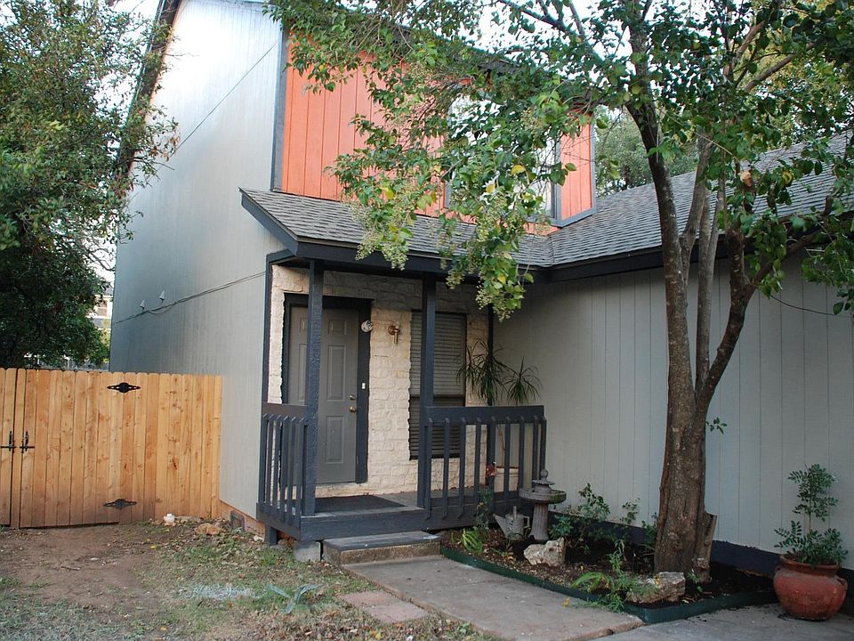 Front entry way and porch.