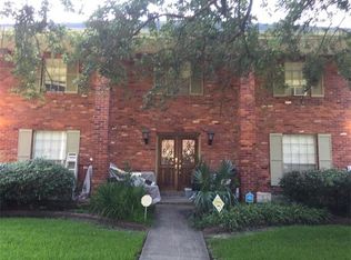4524 Chateau Dr, Metairie, LA 70002