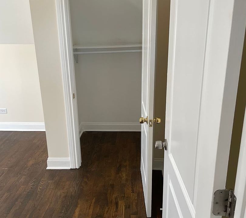 1st image of 9327 S Vanderpoel Ave #7a33f92b8