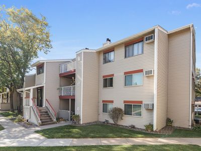 400 Shelard Pkwy Unit 303, Saint Louis Park, MN, 55426